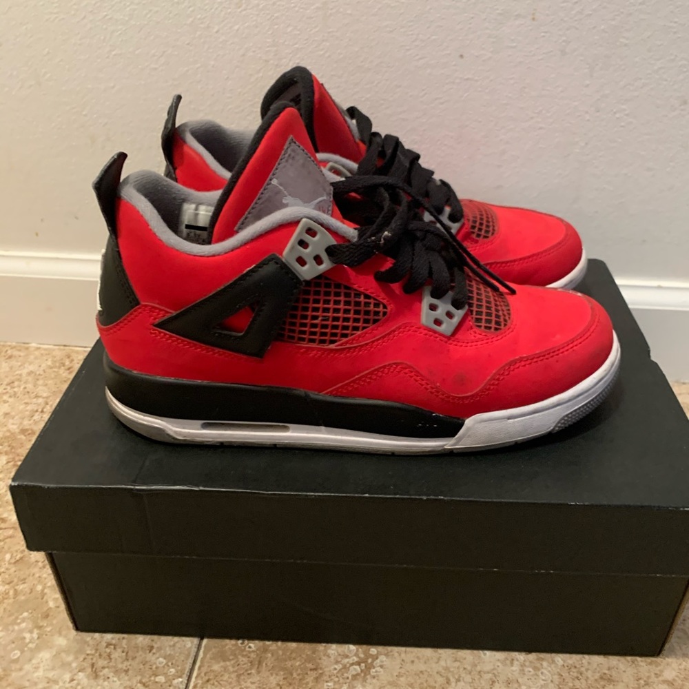 Jordan retro 4